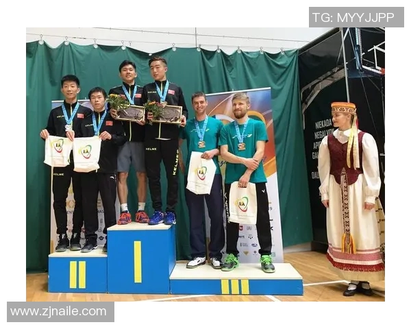 上海羽毛球队与杭州羽毛球队赛后复盘力量对比与战术分析