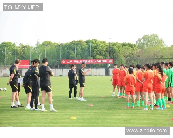 中国足球明星的崛起与发展探讨纯粹足球精神的传承与未来